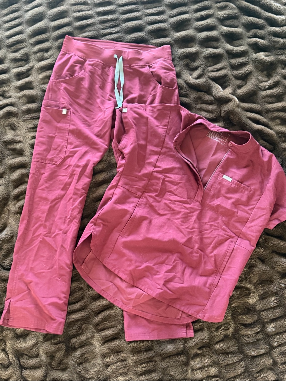 Figs Women's Scrub Set in Rose